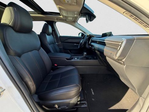 Used 2025 MAZDA CX-50 AWD 2.5 Hybrid w/ Premium Pkg image 19