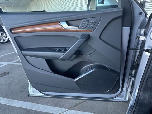 Used 2023 Audi Q5 2.0T Premium w/ Convenience Package image 8