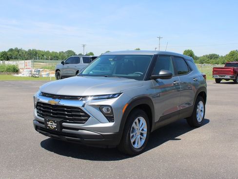 New 2026 Chevrolet TrailBlazer LS w/ LS Convenience Package FWD image 4