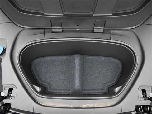 Used 2023 Volvo XC40 Recharge Ultimate image 34