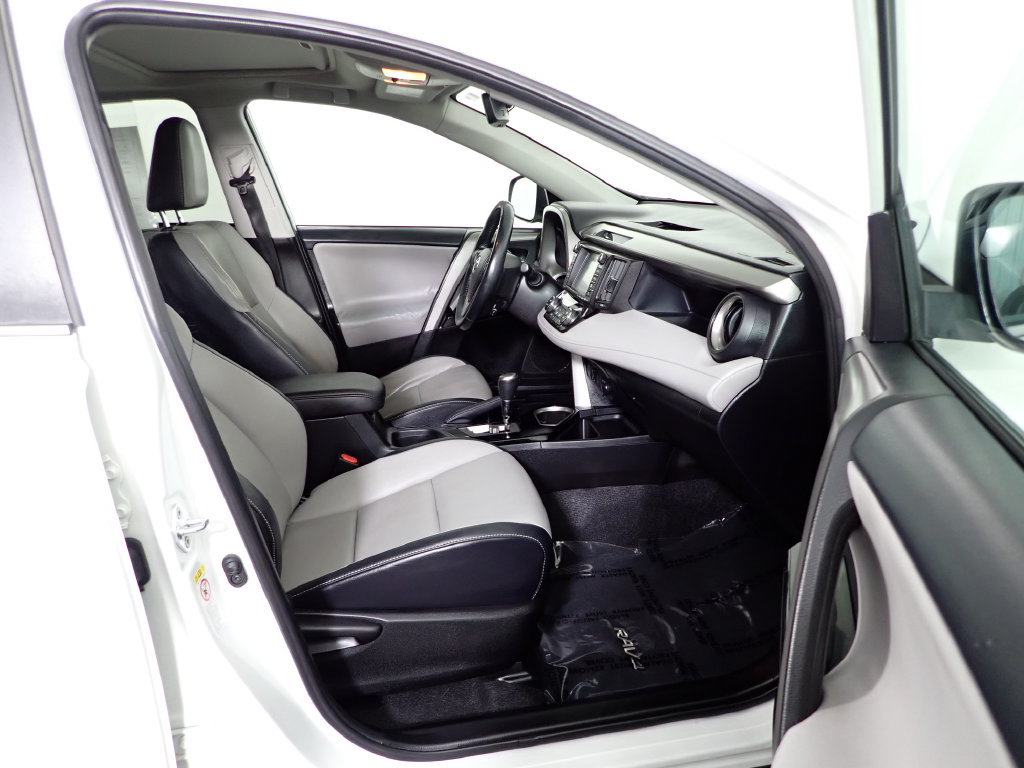 Used 2016 Toyota RAV4 Limited w/ Advanced Technology Package AWD/4WD image 38