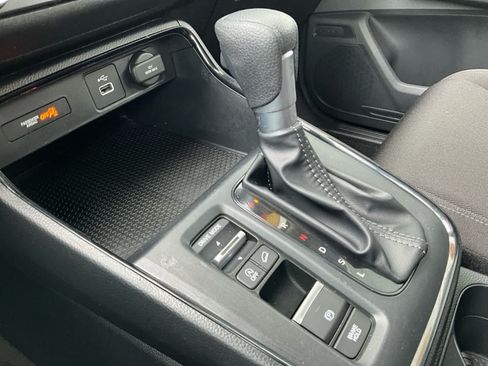 Used 2025 Honda CR-V LX image 16