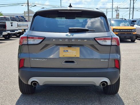 Certified 2022 Ford Escape Titanium AWD/4WD image 9