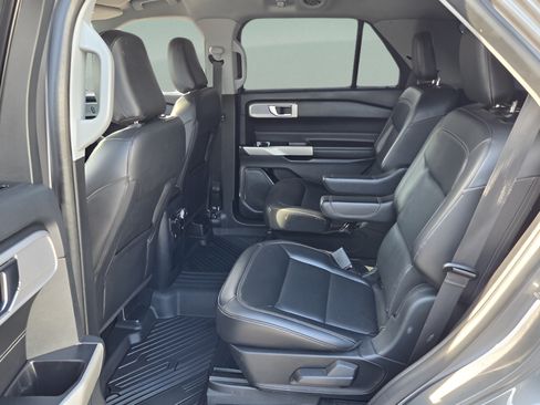 Used 2021 Ford Explorer Limited w/ Equipment Group 301A RWD image 10
