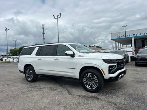 Used 2025 Chevrolet Suburban Z71 AWD/4WD image 1