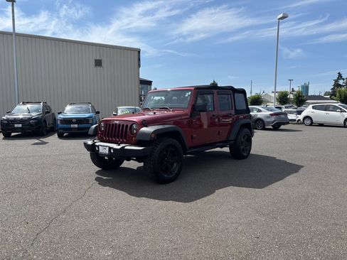 Used 2013 Jeep Wrangler Unlimited Sport AWD/4WD image 3