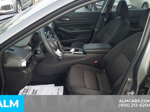 Used 2025 Nissan Altima 2.5 SV image 15