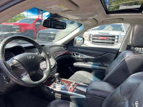 Used 2011 INFINITI M37 x w/ Premium Pkg image 9