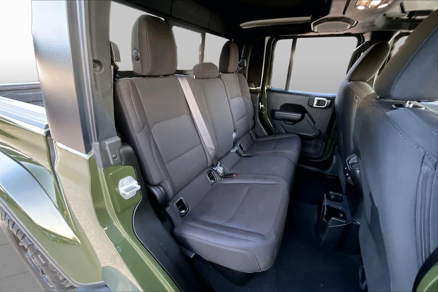 Used 2022 Jeep Gladiator Sport AWD/4WD image 18