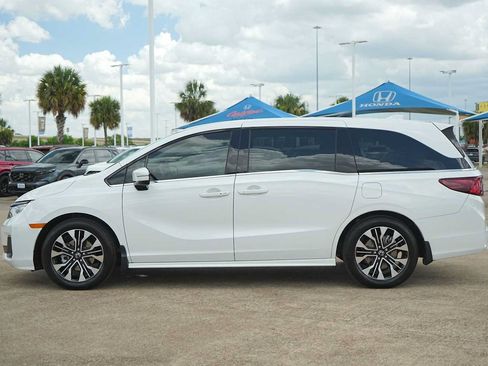 Used 2026 Honda Odyssey Elite image 3