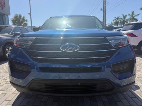 Used 2020 Ford Explorer XLT RWD image 2
