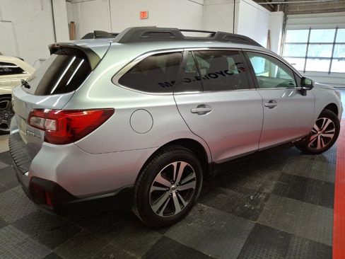 Used 2018 Subaru Outback 2.5i Limited image 9