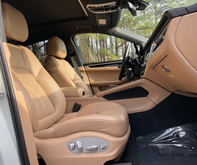 Used 2022 Porsche Macan AWD/4WD image 20