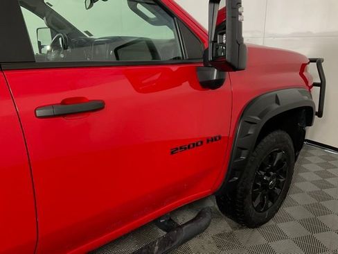 Used 2022 Chevrolet Silverado 2500 Custom w/ Custom Value Package image 7