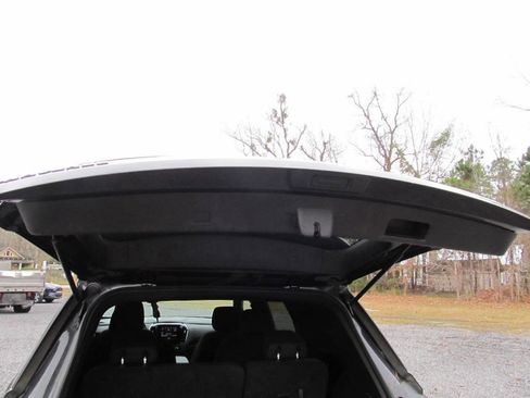 Used 2023 Chevrolet Traverse LT image 34