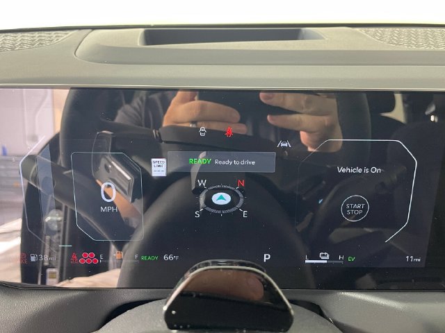 New 2027 Kia Telluride SX Prestige AWD/4WD image 3
