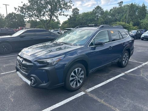 Certified 2025 Subaru Outback Limited AWD/4WD image 9