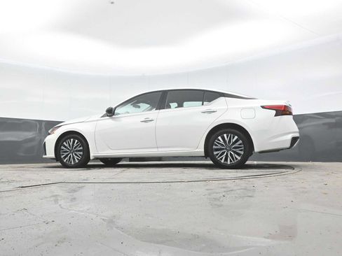 Used 2023 Nissan Altima 2.5 SV AWD/4WD image 24
