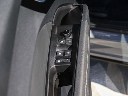 Used 2024 Audi Q4 e-tron Premium Plus image 28