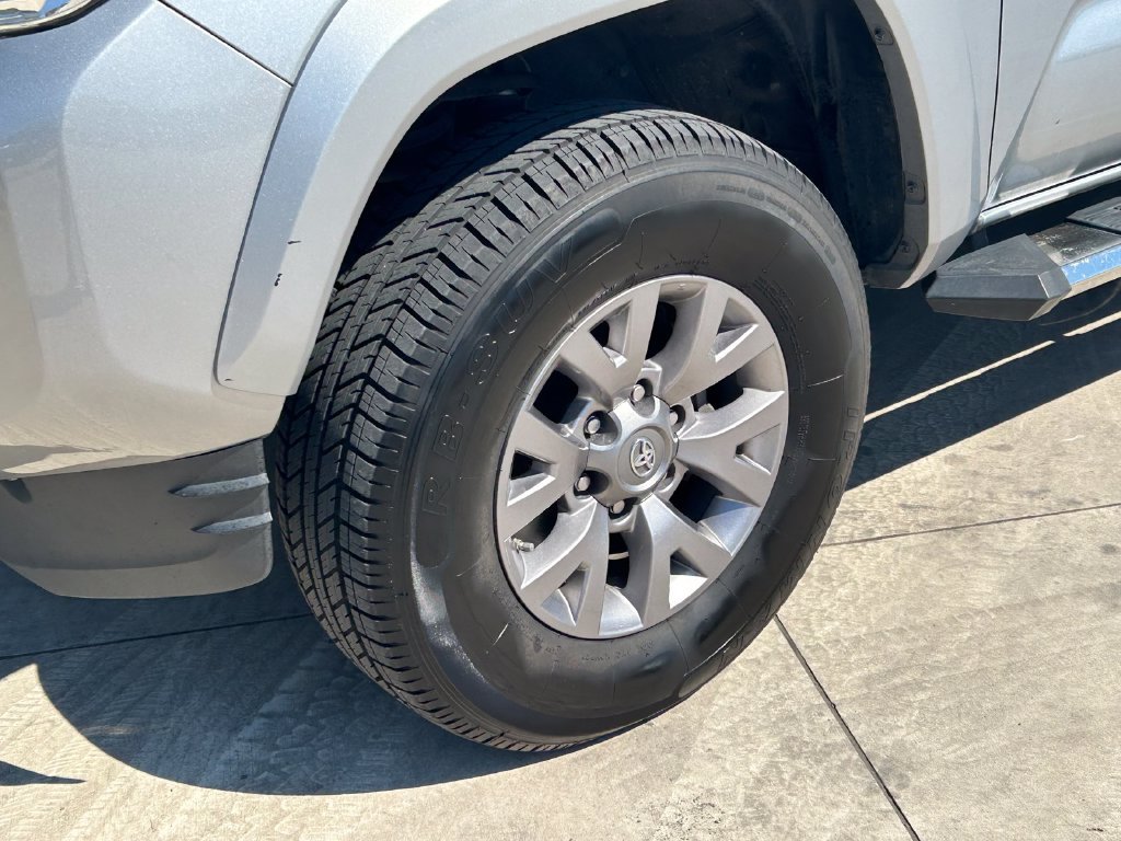 Used 2019 Toyota Tacoma SR5 RWD image 9
