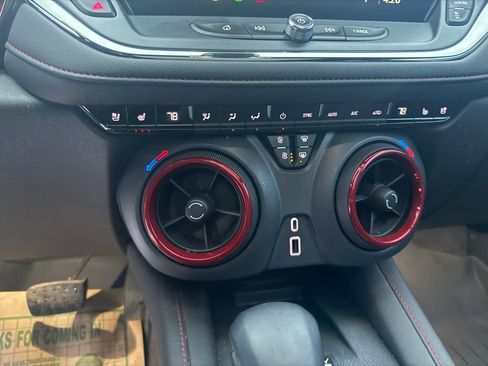 Used 2023 Chevrolet Blazer RS w/ Enhanced Convenience Package image 28