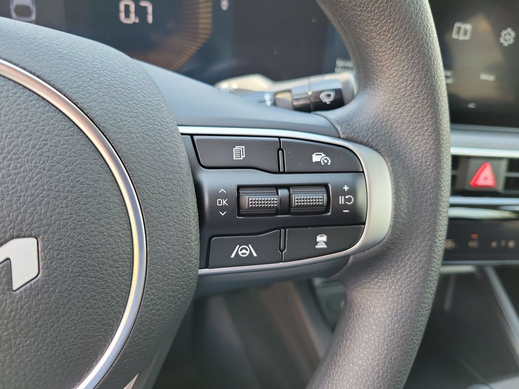 New 2026 Kia K5 LXS FWD image 24