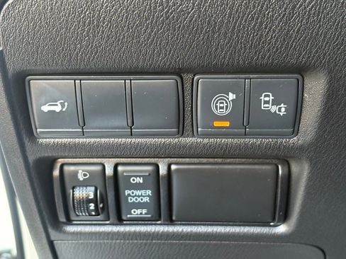 Used 2017 Nissan Armada Platinum w/ Captain Seat Package image 22