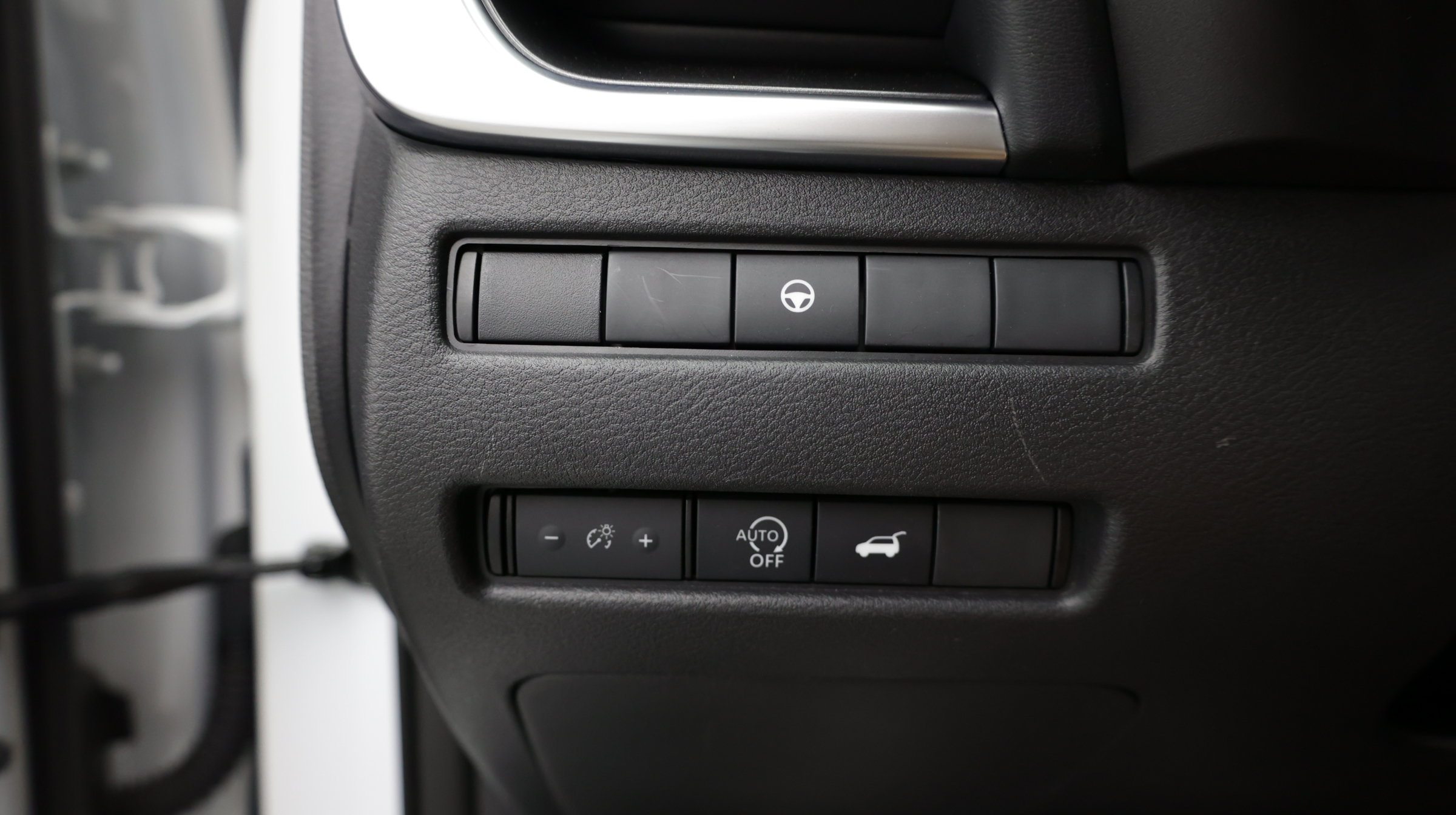 Used 2024 Nissan Rogue SV FWD image 17