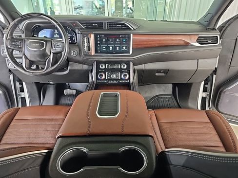Used 2023 GMC Yukon XL Denali Ultimate w/ LPO, Floor Liner Package image 20