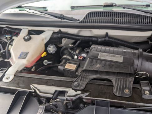 Used 2015 Chevrolet Express 2500 image 31