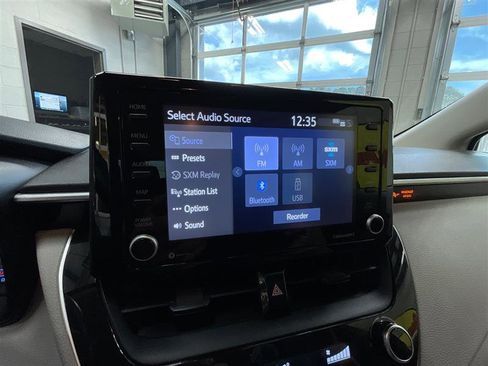 Used 2022 Toyota Corolla LE FWD image 18