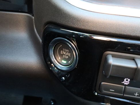 New 2026 GMC Sierra 1500 SLT image 21