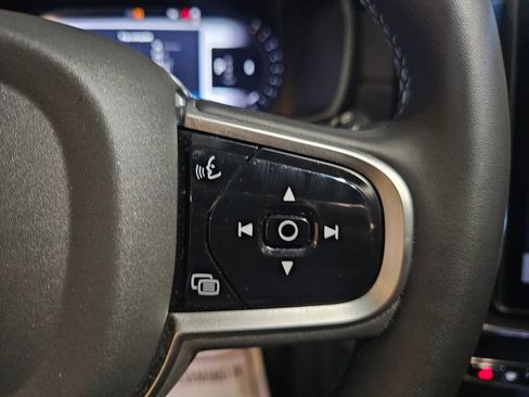 Certified 2025 Volvo XC90 B5 Core AWD/4WD image 20