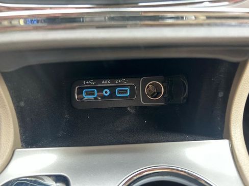 Used 2019 Jeep Grand Cherokee Laredo AWD/4WD image 16