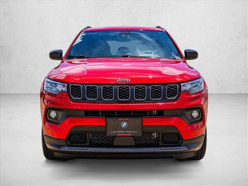 Used 2025 Jeep Compass Latitude w/ Altitude Special Edition AWD/4WD image 2
