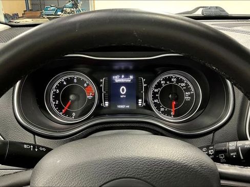 Used 2020 Jeep Cherokee Latitude Plus image 13