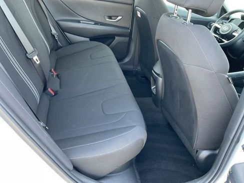 Used 2025 Hyundai Elantra Blue image 11