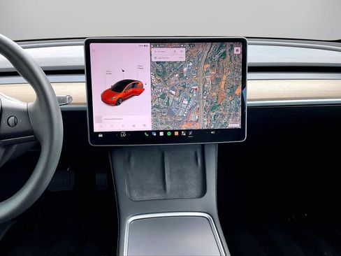 Used 2021 Tesla Model 3 Standard Range Plus RWD image 12