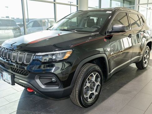 Used 2022 Jeep Compass Trailhawk w/ Trailhawk Elite Group AWD/4WD image 3