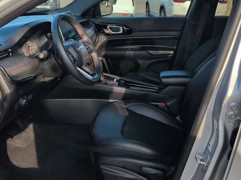 Used 2024 Jeep Compass Trailhawk AWD/4WD image 19