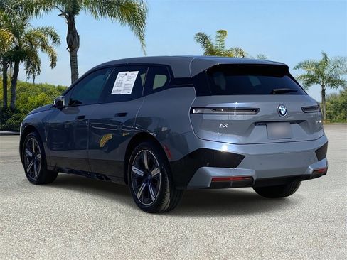 Used 2025 BMW iX xDrive50 image 2