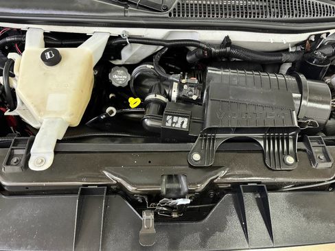 Used 2017 GMC Savana 2500 image 90