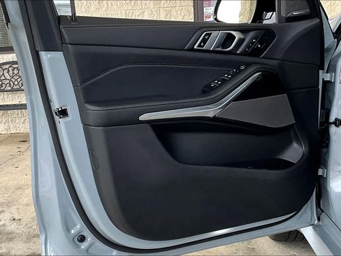 Used 2026 BMW X5 sDrive40i image 21
