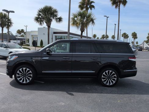Certified 2024 Lincoln Navigator L Reserve AWD/4WD image 7