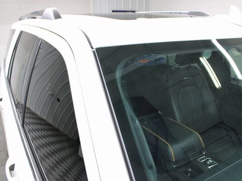 Used 2024 Ford Expedition Platinum image 57