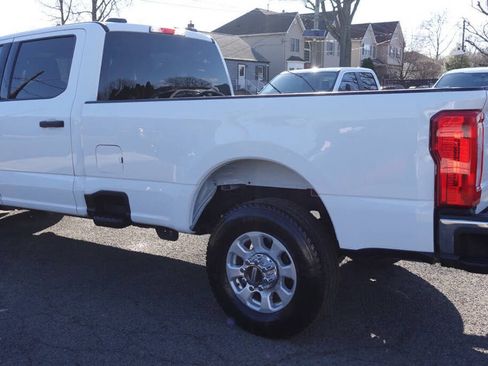 Used 2023 Ford F250 XLT AWD/4WD image 9
