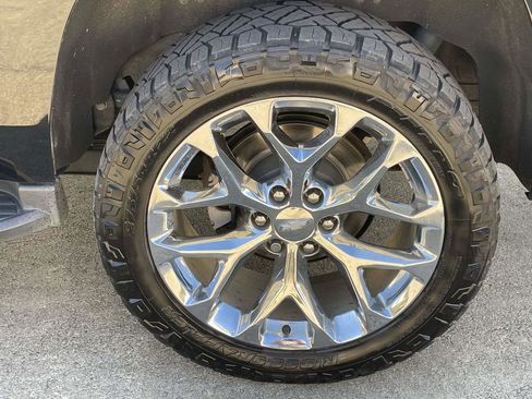 Used 2019 Chevrolet Tahoe LT image 9