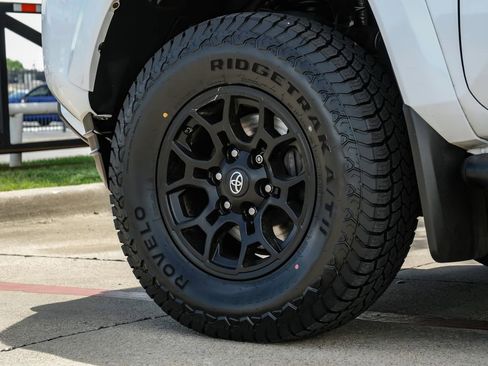 Used 2020 Toyota Tacoma SR5 image 63