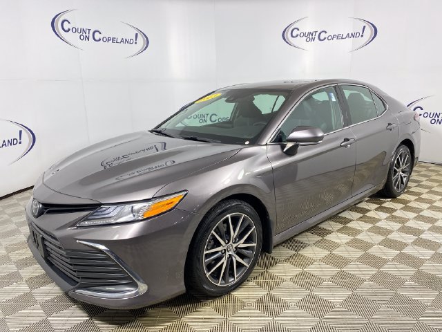 Used 2023 Toyota Camry XLE w/ Cold Weather Package AWD/4WD image 3