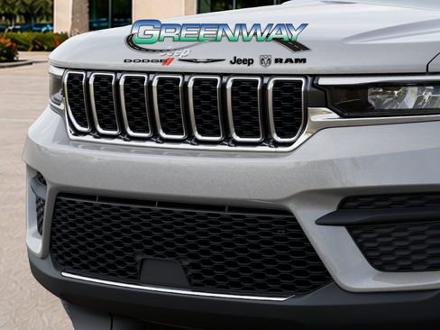 New 2025 Jeep Grand Cherokee Laredo X w/ Luxury Tech Group I RWD image 11